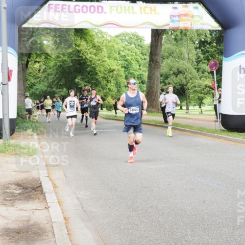 29.06.2025 - hella hamburg halbmarathon MichiJ http://msf.ph/oto/8259778 29.06.2025 10:29:46 Zwischen KM18-KM19 1136, 2675, 4380, 6901, 9755, 9885, 12365, 14820, 17182, 18045, 18049 meine-sportfotos.de