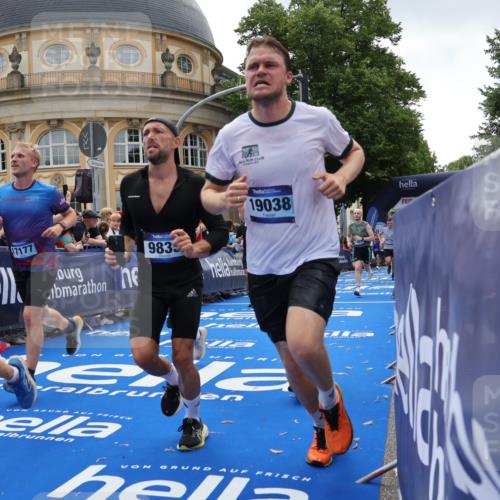 29.06.2025 - hella hamburg halbmarathon Strokosch-Dieckow http://msf.ph/oto/8259790 29.06.2025 10:43:08 Ziel 1675, 4229, 6721, 7026, 7093, 7451, 9833, 10251, 10469, 11177, 12153, 12657, 12723, 12776, 12839, 15255, 15706, 16314, 17177, 18304, 19038 meine-sportfotos.de