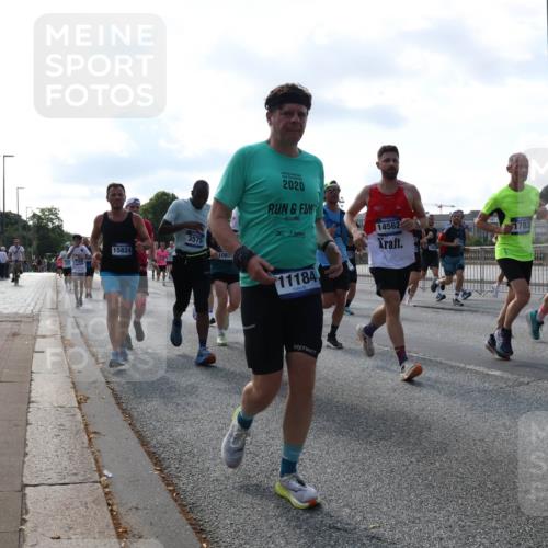 29.06.2025 - hella hamburg halbmarathon Lena Gebhardt http://msf.ph/oto/8259834 29.06.2025 09:57:01 Lombardsbrücke 1327, 1381, 1442, 1460, 1496, 1537, 1628, 1657, 1783, 1833, 1877, 2013, 2025, 2058, 2074, 2111, 2208, 2340, 2378, 2396, 2595, 2814, 2839, 2869, 2878, 3093, 3310, 3575, 3652, 3791, 4065, 4377, 4404, 4635, 4711, 4726, 4770, 4897, 5008, 5013, 5021, 5169, 5194, 5319, 5744, 5839, 6033, 6286, 6377, 6561, 6562, 6631, 6720, 7176, 7177, 7259, 7475, 7918, 8112, 8261, 8313, 8361, 8572, 8587, 8618, 8651, 8661, 8710, 8813, 8863, 8921, 8930, 9060, 9082, 9316, 9497, 9597, 9638 meine-sportfotos.de