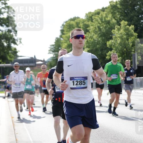 29.06.2025 - hella hamburg halbmarathon Jannik Wohlers http://msf.ph/oto/8260086 29.06.2025 09:58:05 Lombardsbrücke 1285, 1815, 2029, 2034, 2518, 2656, 3041, 3097, 3819, 3859, 4152, 4903, 5259, 5378, 5721, 5894, 6272, 6433, 6592, 6759, 6877, 6897, 7856, 8154, 8311, 8393, 8590, 8825, 9012, 9057, 9562, 9656, 10084, 11214, 11638, 11870, 12483, 12632, 12633, 12735, 12761, 13470, 13536, 14266, 14323, 14365, 14626, 14678, 14805, 14845, 15389, 15523, 15914, 16176, 16213, 16409, 16653, 16830, 16879, 16924, 17346, 17348, 18551, 18799, 18867, 19244 meine-sportfotos.de