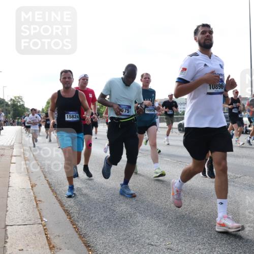29.06.2025 - hella hamburg halbmarathon Lena Gebhardt http://msf.ph/oto/8260206 29.06.2025 09:57:02 Lombardsbrücke 1327, 1381, 1442, 1460, 1496, 1537, 1657, 1783, 1833, 2013, 2025, 2058, 2074, 2111, 2208, 2340, 2378, 2396, 2595, 2814, 2839, 2869, 2878, 3093, 3310, 3575, 3652, 3791, 4065, 4377, 4404, 4635, 4726, 4770, 4897, 5008, 5013, 5021, 5169, 5194, 5319, 5744, 5839, 6033, 6286, 6377, 6561, 6562, 6631, 6720, 7176, 7177, 7259, 7475, 7918, 8112, 8261, 8313, 8361, 8572, 8587, 8618, 8651, 8661, 8710, 8813, 8863, 8921, 8930, 9060, 9082, 9316, 9497, 9597, 9638 meine-sportfotos.de
