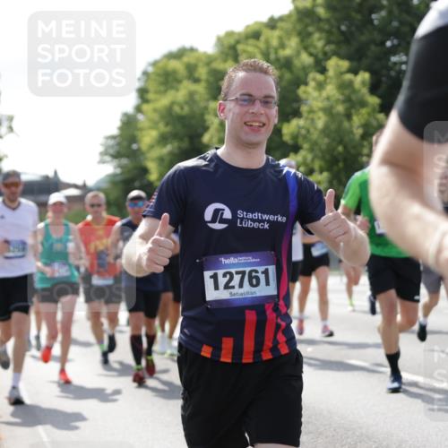 29.06.2025 - hella hamburg halbmarathon Jannik Wohlers http://msf.ph/oto/8260258 29.06.2025 09:58:06 Lombardsbrücke 1285, 1815, 2029, 2034, 2518, 2656, 3041, 3097, 3819, 3859, 4152, 4167, 5259, 5378, 5721, 5894, 6272, 6433, 6592, 6759, 6877, 6897, 7716, 7856, 8154, 8311, 8393, 8590, 8825, 9012, 9057, 9562, 9656, 10084, 11214, 11638, 11870, 12483, 12632, 12633, 12735, 12761, 13470, 13536, 14266, 14323, 14365, 14626, 14678, 14805, 14845, 15389, 15523, 15914, 16176, 16213, 16409, 16653, 16830, 16879, 16924, 17346, 17348, 18551, 18799, 18867, 19244 meine-sportfotos.de