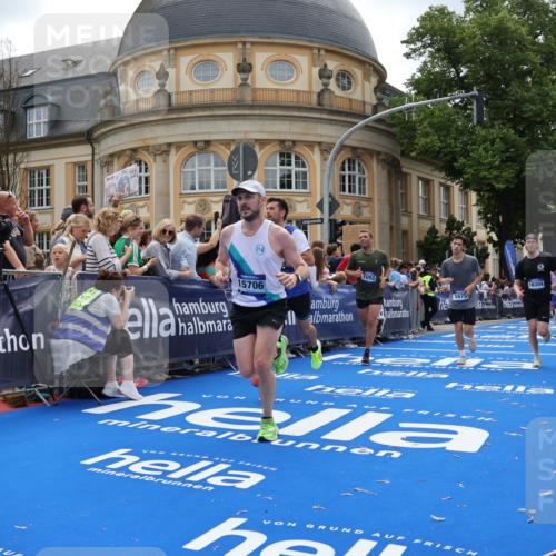 29.06.2025 - hella hamburg halbmarathon Strokosch-Dieckow http://msf.ph/oto/8260395 29.06.2025 10:43:14 Ziel 1675, 3109, 3124, 3146, 7026, 7093, 10099, 10251, 11177, 12153, 15255, 15706, 15921, 16314, 16997, 18274, 18304 meine-sportfotos.de