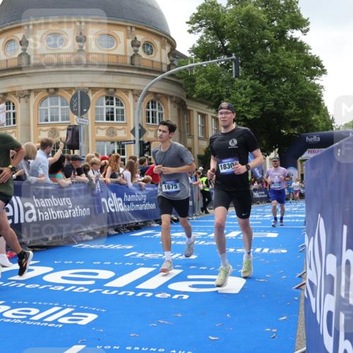 29.06.2025 - hella hamburg halbmarathon Strokosch-Dieckow http://msf.ph/oto/8260499 29.06.2025 10:43:15 Ziel 1675, 3109, 3124, 3146, 7026, 7093, 10099, 10251, 11177, 12153, 13348, 15706, 15921, 16314, 16720, 16997, 18274, 18304, 18987 meine-sportfotos.de
