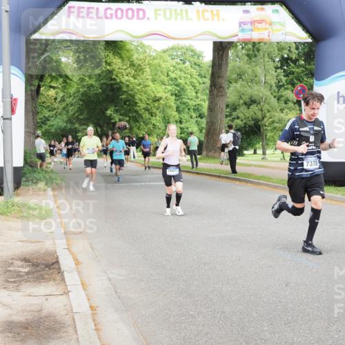 29.06.2025 - hella hamburg halbmarathon MichiJ http://msf.ph/oto/8260512 29.06.2025 10:29:51 Zwischen KM18-KM19 2579, 5410, 7378, 9659, 9755, 14661, 14820, 18049, 18442 meine-sportfotos.de