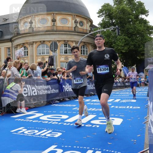 29.06.2025 - hella hamburg halbmarathon Strokosch-Dieckow http://msf.ph/oto/8260525 29.06.2025 10:43:15 Ziel 1675, 3109, 3124, 3146, 7026, 7093, 10099, 10251, 11177, 12153, 13348, 15706, 15921, 16314, 16720, 16997, 18274, 18304, 18987 meine-sportfotos.de