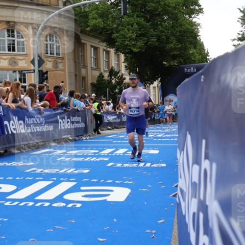 29.06.2025 - hella hamburg halbmarathon Strokosch-Dieckow http://msf.ph/oto/8260570 29.06.2025 10:43:16 Ziel 1675, 2653, 3109, 3124, 3146, 7026, 7093, 10099, 10251, 11177, 13348, 15706, 15921, 16314, 16720, 16997, 18274, 18304, 18987, 19009 meine-sportfotos.de