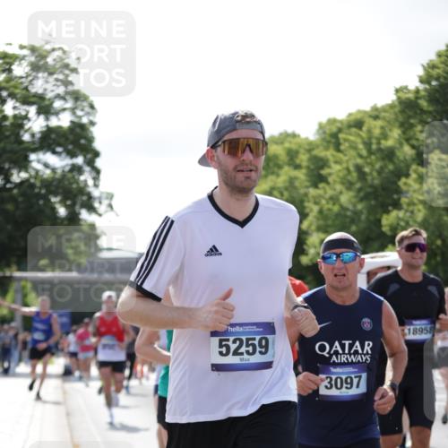 29.06.2025 - hella hamburg halbmarathon Jannik Wohlers http://msf.ph/oto/8260594 29.06.2025 09:58:08 Lombardsbrücke 1285, 1727, 2029, 2518, 2656, 3041, 3097, 3819, 3859, 4120, 4152, 4167, 5259, 5378, 5721, 5894, 6272, 6433, 6592, 6759, 6877, 7716, 8154, 8311, 8393, 8825, 10084, 11214, 11638, 11870, 12362, 12483, 12526, 12632, 12633, 12735, 12761, 13465, 13470, 13536, 14266, 14323, 14365, 14626, 14678, 14805, 14845, 15389, 15523, 15854, 15914, 16176, 16213, 16409, 16653, 16830, 16879, 16924, 17346, 17348, 18551, 18799, 18867, 19244 meine-sportfotos.de
