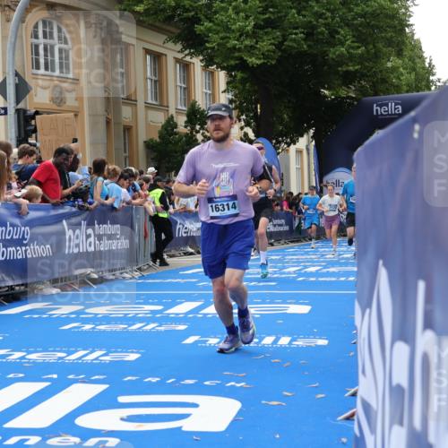 29.06.2025 - hella hamburg halbmarathon Strokosch-Dieckow http://msf.ph/oto/8260599 29.06.2025 10:43:16 Ziel 1675, 2653, 3109, 3124, 3146, 7026, 7093, 10099, 10251, 11177, 13348, 15706, 15921, 16314, 16720, 16997, 18274, 18304, 18987, 19009 meine-sportfotos.de