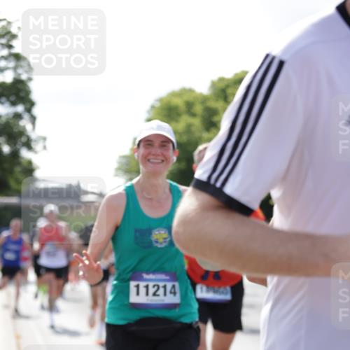 29.06.2025 - hella hamburg halbmarathon Jannik Wohlers http://msf.ph/oto/8260649 29.06.2025 09:58:09 Lombardsbrücke 1285, 1727, 2029, 2518, 2656, 2883, 3041, 3097, 3819, 3859, 4120, 4152, 4167, 5259, 5378, 5721, 5894, 6433, 6592, 6759, 6877, 7716, 8311, 8393, 8825, 10084, 11214, 11638, 11870, 12362, 12483, 12526, 12632, 12633, 12735, 12761, 13465, 13470, 13536, 14266, 14323, 14365, 14626, 14678, 14805, 14845, 15389, 15523, 15727, 15854, 15914, 16176, 16409, 16470, 16653, 16830, 16879, 16924, 17346, 17348, 18551, 18799, 18867, 19244 meine-sportfotos.de