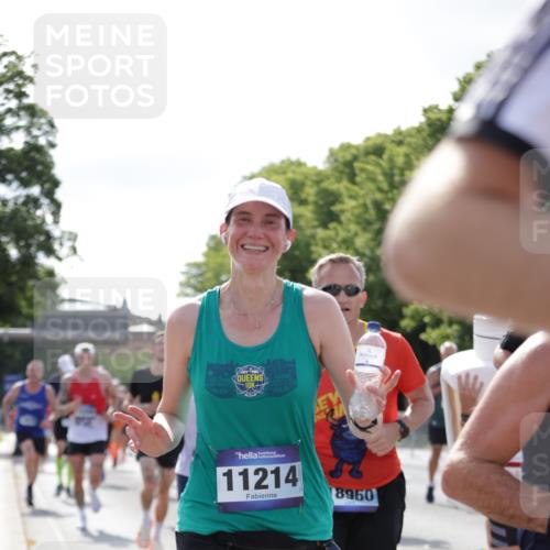 29.06.2025 - hella hamburg halbmarathon Jannik Wohlers http://msf.ph/oto/8260694 29.06.2025 09:58:09 Lombardsbrücke 1285, 1727, 2029, 2518, 2656, 2883, 3041, 3097, 3819, 3859, 4120, 4152, 4167, 5259, 5378, 5721, 5894, 6433, 6592, 6759, 6877, 7716, 8311, 8393, 8825, 10084, 11214, 11638, 11870, 12362, 12483, 12526, 12632, 12633, 12735, 12761, 13465, 13470, 13536, 14266, 14323, 14365, 14626, 14678, 14805, 14845, 15389, 15523, 15727, 15854, 15914, 16176, 16409, 16470, 16653, 16830, 16879, 16924, 17346, 17348, 18551, 18799, 18867, 19244 meine-sportfotos.de