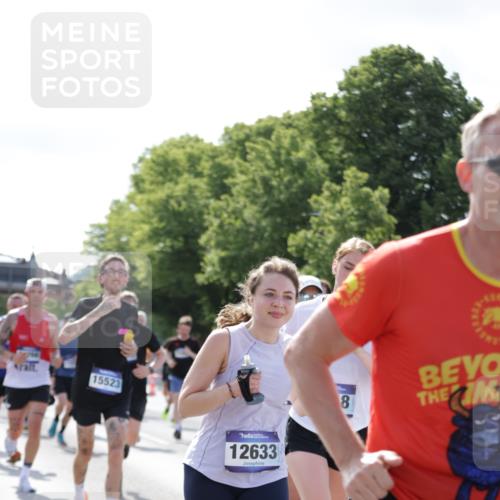 29.06.2025 - hella hamburg halbmarathon Jannik Wohlers http://msf.ph/oto/8260798 29.06.2025 09:58:10 Lombardsbrücke 1285, 1727, 2029, 2518, 2656, 2883, 2907, 3041, 3097, 3819, 3859, 4120, 4152, 4167, 5084, 5259, 5378, 5721, 5894, 6433, 6592, 6759, 6877, 7716, 8311, 8393, 8825, 11214, 11638, 11870, 12362, 12483, 12526, 12632, 12633, 12735, 12761, 13465, 13470, 13536, 13694, 13706, 14266, 14323, 14365, 14626, 14805, 14845, 15275, 15389, 15506, 15523, 15727, 15854, 15914, 16176, 16409, 16470, 16653, 16830, 16879, 16924, 17346, 17348, 18551, 18867, 19244 meine-sportfotos.de