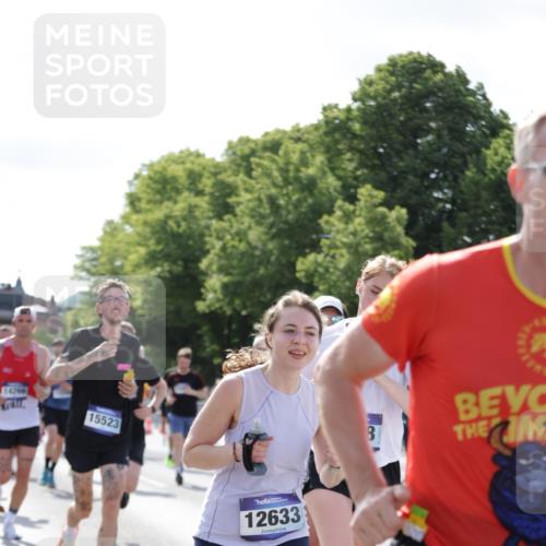 29.06.2025 - hella hamburg halbmarathon Jannik Wohlers http://msf.ph/oto/8260822 29.06.2025 09:58:11 Lombardsbrücke 1285, 1727, 2029, 2518, 2656, 2883, 2907, 3041, 3097, 3819, 3859, 4120, 4152, 4167, 5084, 5259, 5378, 5894, 6433, 6592, 6759, 6877, 7716, 8311, 8393, 8825, 10724, 11214, 11638, 11870, 12362, 12483, 12526, 12632, 12633, 12735, 12761, 13465, 13470, 13536, 13694, 13706, 13880, 14266, 14323, 14368, 14626, 14805, 14845, 15275, 15389, 15506, 15523, 15727, 15854, 15914, 16108, 16176, 16470, 16830, 16879, 16924, 17346, 17348, 18551, 18867, 19244 meine-sportfotos.de