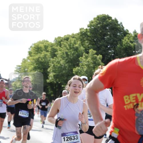 29.06.2025 - hella hamburg halbmarathon Jannik Wohlers http://msf.ph/oto/8260848 29.06.2025 09:58:11 Lombardsbrücke 1285, 1727, 2029, 2518, 2656, 2883, 2907, 3041, 3097, 3819, 3859, 4120, 4152, 4167, 5084, 5259, 5378, 5894, 6433, 6592, 6759, 6877, 7716, 8311, 8393, 8825, 10724, 11214, 11638, 11870, 12362, 12483, 12526, 12632, 12633, 12735, 12761, 13465, 13470, 13536, 13694, 13706, 13880, 14266, 14323, 14368, 14626, 14805, 14845, 15275, 15389, 15506, 15523, 15727, 15854, 15914, 16108, 16176, 16470, 16830, 16879, 16924, 17346, 17348, 18551, 18867, 19244 meine-sportfotos.de