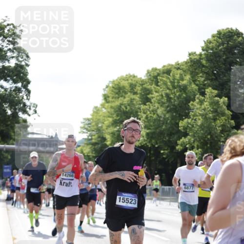 29.06.2025 - hella hamburg halbmarathon Jannik Wohlers http://msf.ph/oto/8260885 29.06.2025 09:58:11 Lombardsbrücke 1285, 1727, 2029, 2518, 2656, 2883, 2907, 3041, 3097, 3819, 3859, 4120, 4152, 4167, 5084, 5259, 5378, 5894, 6433, 6592, 6759, 6877, 7716, 8311, 8393, 8825, 10724, 11214, 11638, 11870, 12362, 12483, 12526, 12632, 12633, 12735, 12761, 13465, 13470, 13536, 13694, 13706, 13880, 14266, 14323, 14368, 14626, 14805, 14845, 15275, 15389, 15506, 15523, 15727, 15854, 15914, 16108, 16176, 16470, 16830, 16879, 16924, 17346, 17348, 18551, 18867, 19244 meine-sportfotos.de