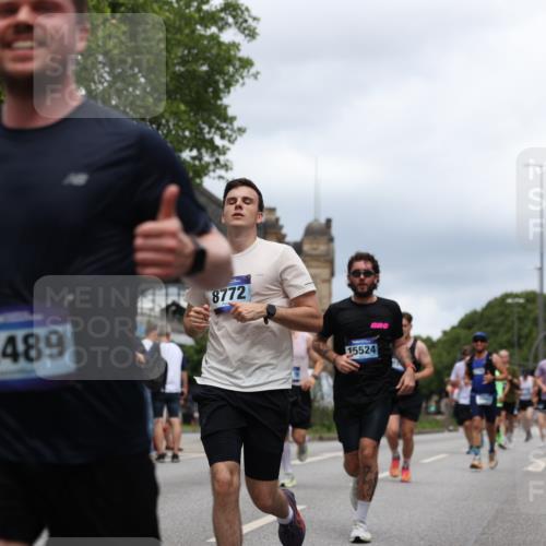 29.06.2025 - hella hamburg halbmarathon Yannick Fuchs http://msf.ph/oto/8260897 29.06.2025 10:48:37 20KM 1125, 1327, 1410, 1496, 1628, 1815, 2474, 2561, 2771, 2884, 3041, 3177, 3791, 3794, 3861, 3945, 4189, 4231, 4938, 5319, 6082, 6084, 6356, 6433, 6443, 6581, 6587, 6723, 6994, 8449, 8514, 8698, 8772, 8798, 8973, 9012, 9060, 9227, 10191, 10192, 10263, 10266, 10368, 10376, 11184, 11333, 11499, 11747, 11797, 11799, 11976, 12186, 12362, 12489, 12961, 13297, 13988, 14036, 14175, 14592, 14638, 14660, 14818, 14948, 15113, 15156, 15169, 15389, 15408, 15524, 15879, 16047, 16574 meine-sportfotos.de