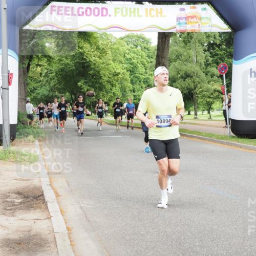 29.06.2025 - hella hamburg halbmarathon MichiJ http://msf.ph/oto/8260919 29.06.2025 10:29:54 Zwischen KM18-KM19 2579, 5410, 7378, 9659, 10894, 14661, 14820, 16281, 17720, 18442 meine-sportfotos.de