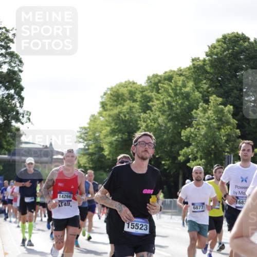 29.06.2025 - hella hamburg halbmarathon Jannik Wohlers http://msf.ph/oto/8260935 29.06.2025 09:58:11 Lombardsbrücke 1285, 1727, 2029, 2518, 2656, 2883, 2907, 3041, 3097, 3819, 3859, 4120, 4152, 4167, 5084, 5259, 5378, 5894, 6433, 6592, 6759, 6877, 7716, 8311, 8393, 8825, 10724, 11214, 11638, 11870, 12362, 12483, 12526, 12632, 12633, 12735, 12761, 13465, 13470, 13536, 13694, 13706, 13880, 14266, 14323, 14368, 14626, 14805, 14845, 15275, 15389, 15506, 15523, 15727, 15854, 15914, 16108, 16176, 16470, 16830, 16879, 16924, 17346, 17348, 18551, 18867, 19244 meine-sportfotos.de