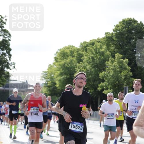 29.06.2025 - hella hamburg halbmarathon Jannik Wohlers http://msf.ph/oto/8260965 29.06.2025 09:58:11 Lombardsbrücke 1285, 1727, 2029, 2518, 2656, 2883, 2907, 3041, 3097, 3819, 3859, 4120, 4152, 4167, 5084, 5259, 5378, 5894, 6433, 6592, 6759, 6877, 7716, 8311, 8393, 8825, 10724, 11214, 11638, 11870, 12362, 12483, 12526, 12632, 12633, 12735, 12761, 13465, 13470, 13536, 13694, 13706, 13880, 14266, 14323, 14368, 14626, 14805, 14845, 15275, 15389, 15506, 15523, 15727, 15854, 15914, 16108, 16176, 16470, 16830, 16879, 16924, 17346, 17348, 18551, 18867, 19244 meine-sportfotos.de