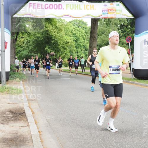 29.06.2025 - hella hamburg halbmarathon MichiJ http://msf.ph/oto/8260990 29.06.2025 10:29:55 Zwischen KM18-KM19 2579, 5410, 7378, 9659, 10375, 10894, 14661, 16281, 17720, 18442 meine-sportfotos.de