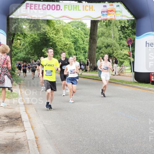 29.06.2025 - hella hamburg halbmarathon MichiJ http://msf.ph/oto/8261086 29.06.2025 10:53:47 Zwischen KM18-KM19 1329, 2868, 3630, 5431, 12998, 16379, 17500, 18857 meine-sportfotos.de