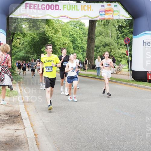 29.06.2025 - hella hamburg halbmarathon MichiJ http://msf.ph/oto/8261099 29.06.2025 10:53:47 Zwischen KM18-KM19 1329, 2868, 3630, 5431, 12998, 16379, 17500, 18857 meine-sportfotos.de