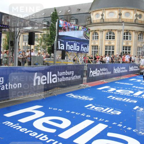 29.06.2025 - hella hamburg halbmarathon Michael Strokosch http://msf.ph/oto/8261152 29.06.2025 10:51:38 Ziel 1335, 5008, 10691, 13327, 13403, 14012, 19007, 19020 meine-sportfotos.de