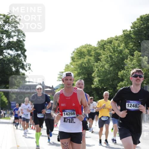 29.06.2025 - hella hamburg halbmarathon Jannik Wohlers http://msf.ph/oto/8261201 29.06.2025 09:58:13 Lombardsbrücke 1285, 1727, 1946, 1951, 2029, 2518, 2656, 2840, 2883, 2907, 3041, 3097, 3819, 3859, 3952, 4120, 4152, 4167, 5077, 5084, 5259, 5378, 5894, 6433, 6592, 6657, 6759, 6877, 7082, 7716, 8393, 10724, 11212, 11214, 11638, 11870, 12362, 12483, 12526, 12632, 12633, 12735, 12761, 13465, 13470, 13536, 13694, 13706, 13880, 14266, 14355, 14368, 14626, 14805, 14845, 15275, 15389, 15506, 15523, 15727, 15854, 15914, 16108, 16176, 16470, 16830, 17181, 17346, 17348, 19244 meine-sportfotos.de