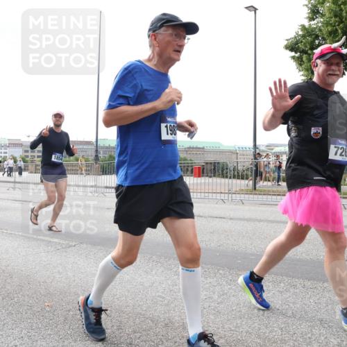 29.06.2025 - hella hamburg halbmarathon Lena Gebhardt http://msf.ph/oto/8261243 29.06.2025 10:46:00 Lombardsbrücke 1004, 1033, 1060, 1085, 1100, 1104, 1421, 1426, 1532, 1555, 1854, 1867, 1868, 1983, 2008, 2398, 2423, 2522, 2550, 2657, 2664, 2773, 2813, 2917, 2951, 2954, 2965, 2973, 3410, 4104, 4119, 4223, 4224, 4317, 4388, 4572, 5044, 5635, 5697, 5703, 5769, 5770, 5854, 5892, 6133, 6333, 6392, 6623, 7268, 7356, 7605, 7894, 7960, 7983, 8047, 8745, 9120, 9121, 9129, 9337, 9426, 9445, 10327, 10329, 10367, 10511, 11358, 11361, 11876, 11910, 12298, 12507 meine-sportfotos.de