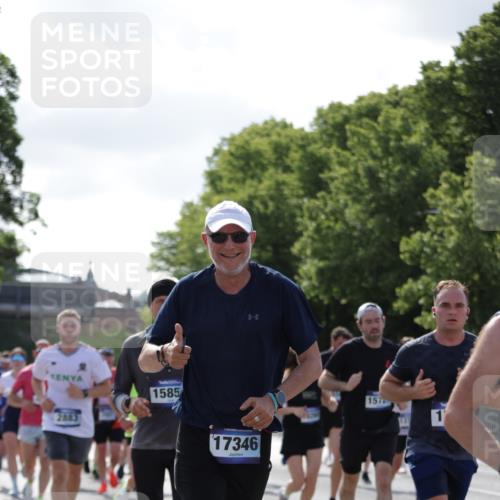 29.06.2025 - hella hamburg halbmarathon Jannik Wohlers http://msf.ph/oto/8261268 29.06.2025 09:58:15 Lombardsbrücke 1285, 1727, 1946, 1951, 2029, 2518, 2840, 2883, 2907, 3097, 3819, 3952, 4120, 4152, 4167, 5077, 5084, 5259, 5378, 5894, 6433, 6592, 6657, 6759, 6877, 7082, 7369, 7716, 8322, 8393, 8639, 10724, 11212, 11214, 11638, 12362, 12483, 12526, 12632, 12633, 12735, 12761, 13397, 13465, 13470, 13536, 13694, 13706, 13880, 14266, 14355, 14363, 14368, 14702, 14805, 14845, 15275, 15389, 15506, 15523, 15727, 15854, 15914, 16108, 16176, 16470, 16830, 17181, 17346, 17348, 17491 meine-sportfotos.de