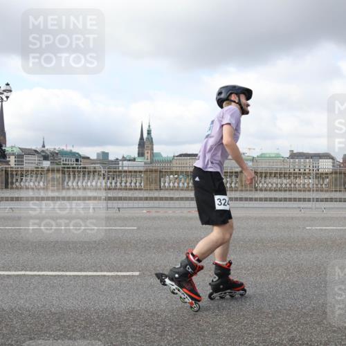 29.06.2025 - hella hamburg halbmarathon Lena Gebhardt http://msf.ph/oto/8261303 29.06.2025 09:03:38 Lombardsbrücke  meine-sportfotos.de