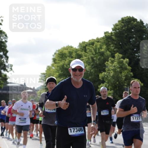 29.06.2025 - hella hamburg halbmarathon Jannik Wohlers http://msf.ph/oto/8261304 29.06.2025 09:58:15 Lombardsbrücke 1285, 1727, 1946, 1951, 2029, 2518, 2840, 2883, 2907, 3097, 3819, 3952, 4120, 4152, 4167, 5077, 5084, 5259, 5378, 5894, 6433, 6592, 6657, 6759, 6877, 7082, 7369, 7716, 8322, 8393, 8639, 10724, 11212, 11214, 11638, 12362, 12483, 12526, 12632, 12633, 12735, 12761, 13397, 13465, 13470, 13536, 13694, 13706, 13880, 14266, 14355, 14363, 14368, 14702, 14805, 14845, 15275, 15389, 15506, 15523, 15727, 15854, 15914, 16108, 16176, 16470, 16830, 17181, 17346, 17348, 17491 meine-sportfotos.de