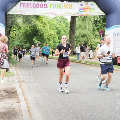 29.06.2025 - hella hamburg halbmarathon MichiJ http://msf.ph/oto/8261440 29.06.2025 10:53:50 Zwischen KM18-KM19 2868, 3630, 4532, 5431, 10042, 11509, 12998, 16379, 17500, 18857 meine-sportfotos.de