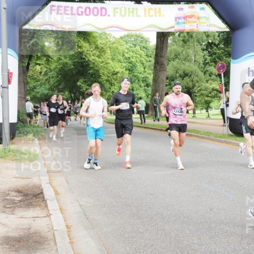 29.06.2025 - hella hamburg halbmarathon MichiJ http://msf.ph/oto/8261470 29.06.2025 10:30:00 Zwischen KM18-KM19 1631, 4871, 5387, 5436, 10375, 10894, 12434, 16281, 17720, 18491 meine-sportfotos.de
