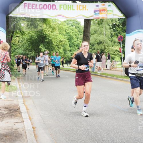 29.06.2025 - hella hamburg halbmarathon MichiJ http://msf.ph/oto/8261491 29.06.2025 10:53:51 Zwischen KM18-KM19 2868, 3630, 4532, 5431, 10042, 11509, 12998, 16379, 18857 meine-sportfotos.de