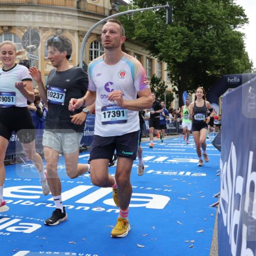 29.06.2025 - hella hamburg halbmarathon Strokosch-Dieckow http://msf.ph/oto/8261598 29.06.2025 10:43:27 Ziel 2653, 3928, 4080, 5124, 5436, 5506, 7635, 8664, 9931, 10237, 10246, 11648, 12623, 13348, 14484, 15921, 16338, 16720, 17391, 18274, 18513, 18775, 18810, 18942, 18987, 19009, 19051, 19229 meine-sportfotos.de