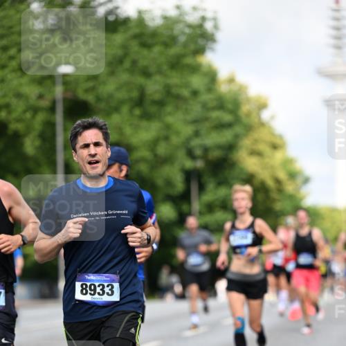 29.06.2025 - hella hamburg halbmarathon Dr. Thomas Lammeyer http://msf.ph/oto/8261600 29.06.2025 09:52:04 Kennedybrücke 1290, 1505, 1710, 2262, 2399, 3480, 4062, 4359, 4381, 5003, 5307, 5554, 5709, 6993, 7152, 7154, 8002, 8121, 8571, 8933, 9403, 10190, 10852 meine-sportfotos.de