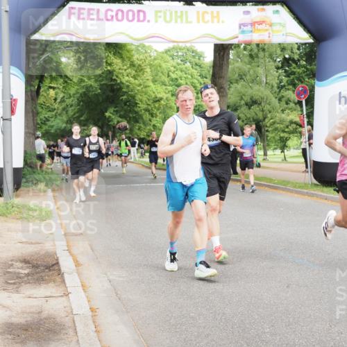 29.06.2025 - hella hamburg halbmarathon MichiJ http://msf.ph/oto/8261680 29.06.2025 10:30:01 Zwischen KM18-KM19 1631, 1962, 4871, 5387, 5436, 10375, 10894, 12434, 16281, 18491 meine-sportfotos.de