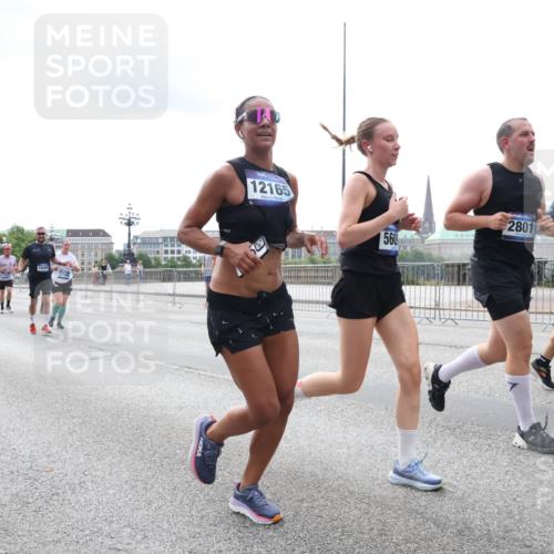 29.06.2025 - hella hamburg halbmarathon Lena Gebhardt http://msf.ph/oto/8261706 29.06.2025 10:34:30 Lombardsbrücke 1025, 1672, 2023, 2265, 2412, 2464, 2496, 2510, 2511, 2526, 2801, 2933, 3130, 3145, 3420, 3829, 3848, 4540, 4824, 4826, 5453, 5609, 6034, 6105, 6171, 6329, 6571, 6574, 6843, 7020, 7324, 7329, 7386, 7644, 7733, 8277, 8349, 8705, 8965, 9122, 9164, 9379, 9448, 9514, 10335, 10360, 10564, 10674, 11122, 11245, 11872, 12164, 12382, 13957, 15477, 16238, 16311, 16390, 16682, 16919, 17230, 18158, 18941 meine-sportfotos.de