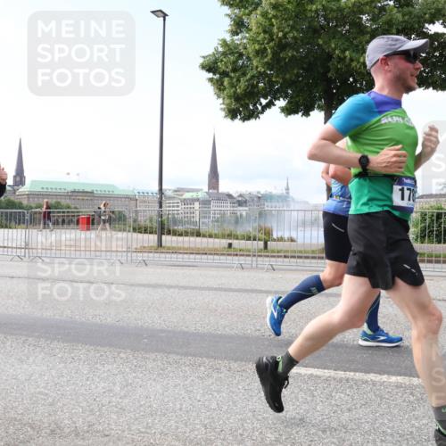29.06.2025 - hella hamburg halbmarathon Lena Gebhardt http://msf.ph/oto/8261748 29.06.2025 10:11:00 Lombardsbrücke 1166, 1186, 1723, 1781, 2868, 4287, 4389, 5254, 5653, 5990, 5991, 7250, 7271, 7370, 8171, 8206, 8207, 8561, 9169, 9681, 9829, 10196, 11149, 11355, 11887, 11904, 11905, 12426, 12556, 12571, 12629, 12790, 12836, 13588, 13594, 13825, 13901, 14022, 14270, 15009, 15214, 15252, 15908, 16344, 16383, 16808, 17142, 17500, 17532, 18949, 19241 meine-sportfotos.de