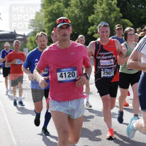 29.06.2025 - hella hamburg halbmarathon Jannik Wohlers http://msf.ph/oto/8261762 29.06.2025 09:58:20 Lombardsbrücke 1410, 1727, 1946, 1951, 2518, 2840, 2883, 2907, 3334, 3819, 3952, 4120, 4152, 4167, 5077, 5084, 5259, 5378, 6294, 6592, 6657, 6759, 6877, 7082, 7369, 7716, 7732, 8068, 8322, 8639, 8721, 9727, 9770, 10724, 11212, 11214, 11638, 11976, 12362, 12483, 12526, 12632, 12633, 12735, 13397, 13465, 13470, 13654, 13694, 13706, 13880, 13997, 14266, 14355, 14363, 14368, 14702, 15275, 15389, 15497, 15506, 15523, 15727, 15854, 16108, 16176, 16470, 16830, 17181, 17346, 17348, 17491 meine-sportfotos.de