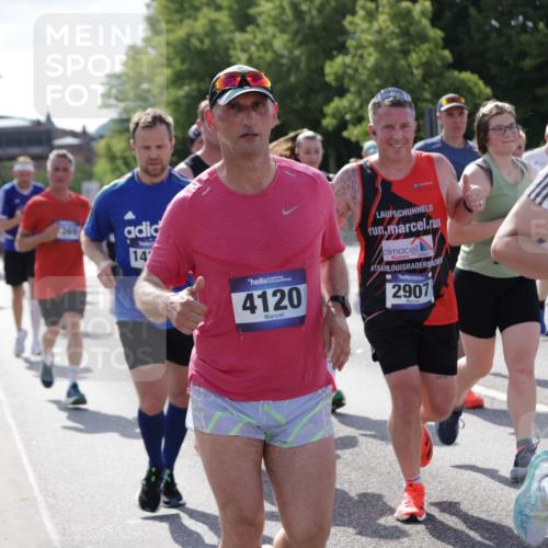 29.06.2025 - hella hamburg halbmarathon Jannik Wohlers http://msf.ph/oto/8261789 29.06.2025 09:58:20 Lombardsbrücke 1410, 1727, 1946, 1951, 2518, 2840, 2883, 2907, 3334, 3819, 3952, 4120, 4152, 4167, 5077, 5084, 5259, 5378, 6294, 6592, 6657, 6759, 6877, 7082, 7369, 7716, 7732, 8068, 8322, 8639, 8721, 9727, 9770, 10724, 11212, 11214, 11638, 11976, 12362, 12483, 12526, 12632, 12633, 12735, 13397, 13465, 13470, 13654, 13694, 13706, 13880, 13997, 14266, 14355, 14363, 14368, 14702, 15275, 15389, 15497, 15506, 15523, 15727, 15854, 16108, 16176, 16470, 16830, 17181, 17346, 17348, 17491 meine-sportfotos.de