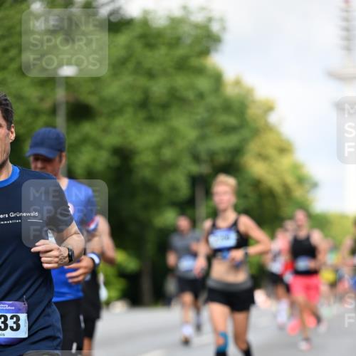 29.06.2025 - hella hamburg halbmarathon Dr. Thomas Lammeyer http://msf.ph/oto/8261819 29.06.2025 09:52:04 Kennedybrücke 1290, 1505, 1710, 2262, 2399, 3480, 4062, 4359, 4381, 5003, 5307, 5554, 5709, 6993, 7152, 7154, 8002, 8121, 8571, 8933, 9403, 10190, 10852 meine-sportfotos.de