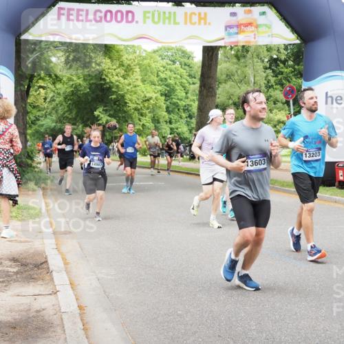 29.06.2025 - hella hamburg halbmarathon MichiJ http://msf.ph/oto/8261868 29.06.2025 10:53:54 Zwischen KM18-KM19 1866, 3630, 4532, 5431, 10042, 11321, 11509, 12998, 13203, 13603, 14987, 18857 meine-sportfotos.de