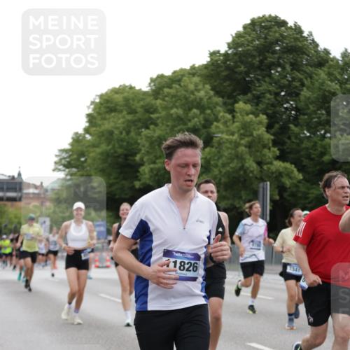 29.06.2025 - hella hamburg halbmarathon Jannik Wohlers http://msf.ph/oto/8261947 29.06.2025 10:32:53 Lombardsbrücke 1324, 1764, 1995, 2038, 2054, 2085, 2838, 3341, 3812, 3871, 4164, 4445, 4650, 5180, 5581, 5917, 6773, 8595, 9289, 9591, 9592, 9750, 9780, 11229, 11713, 11826, 12039, 12812, 12813, 13339, 14085, 15091, 15815, 15885, 15951, 15957, 15964, 16246, 16270, 16391, 17135, 18742, 18743, 18951 meine-sportfotos.de