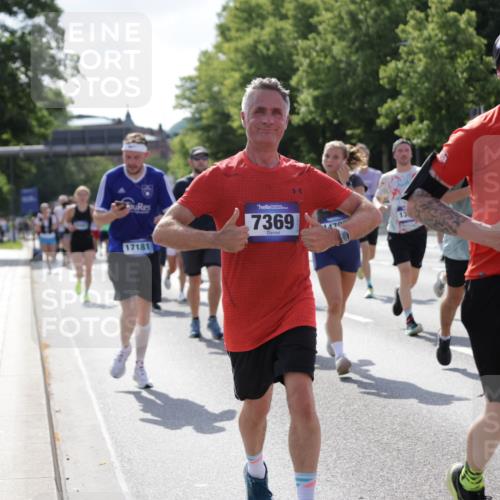 29.06.2025 - hella hamburg halbmarathon Jannik Wohlers http://msf.ph/oto/8262019 29.06.2025 09:58:22 Lombardsbrücke 1410, 1485, 1727, 1946, 1951, 2518, 2840, 2883, 2907, 3334, 3819, 3952, 4120, 4152, 4167, 5077, 5084, 5378, 6294, 6592, 6657, 6759, 6877, 7082, 7369, 7716, 7732, 8068, 8322, 8639, 8721, 9727, 9770, 10724, 11212, 11638, 11976, 12135, 12362, 12483, 12526, 12632, 13397, 13465, 13470, 13654, 13694, 13706, 13880, 13997, 14266, 14355, 14363, 14368, 14702, 15275, 15497, 15506, 15523, 15727, 15854, 16108, 16292, 16470, 16830, 17181, 17346, 17348, 17491 meine-sportfotos.de