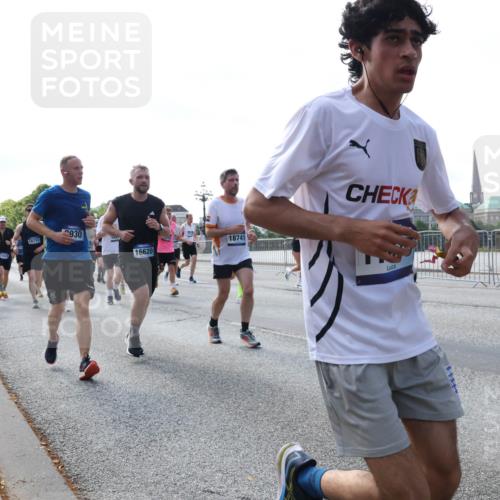 29.06.2025 - hella hamburg halbmarathon Lena Gebhardt http://msf.ph/oto/8262035 29.06.2025 09:57:06 Lombardsbrücke 1030, 1327, 1381, 1442, 1460, 1496, 1537, 1657, 1783, 1833, 2013, 2025, 2074, 2111, 2119, 2208, 2340, 2378, 2396, 2595, 2814, 2839, 2869, 2878, 3093, 3103, 3310, 3575, 3652, 3698, 3791, 4377, 4558, 4635, 4726, 4770, 4897, 5008, 5013, 5018, 5021, 5169, 5194, 5319, 5744, 5839, 6033, 6377, 6561, 6562, 6631, 6720, 6762, 7176, 7177, 7259, 7918, 8112, 8261, 8313, 8572, 8587, 8618, 8651, 8661, 8710, 8813, 8863, 8921, 8930, 9060, 9082, 9316, 9497, 9597, 9638, 10191 meine-sportfotos.de