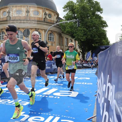 29.06.2025 - hella hamburg halbmarathon Strokosch-Dieckow http://msf.ph/oto/8262076 29.06.2025 10:43:35 Ziel 3116, 4080, 4318, 5124, 5436, 6903, 7635, 9114, 9931, 10246, 11648, 12623, 13421, 13996, 14201, 14210, 14484, 14690, 15328, 15932, 16338, 17912, 18449, 18513, 18775, 18810, 19229 meine-sportfotos.de