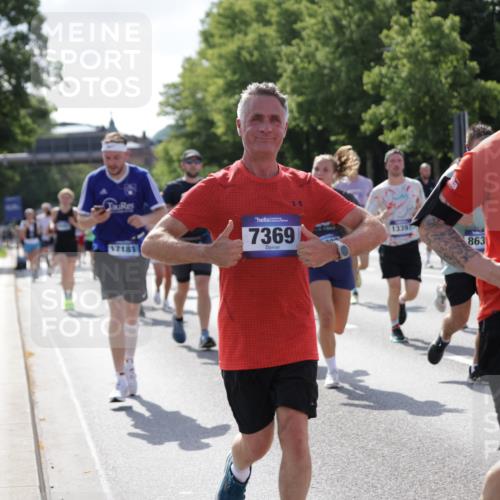 29.06.2025 - hella hamburg halbmarathon Jannik Wohlers http://msf.ph/oto/8262090 29.06.2025 09:58:22 Lombardsbrücke 1410, 1485, 1727, 1946, 1951, 2518, 2840, 2883, 2907, 3334, 3819, 3952, 4120, 4152, 4167, 5077, 5084, 5378, 6294, 6592, 6657, 6759, 6877, 7082, 7369, 7716, 7732, 8068, 8322, 8639, 8721, 9727, 9770, 10724, 11212, 11638, 11976, 12135, 12362, 12483, 12526, 12632, 13397, 13465, 13470, 13654, 13694, 13706, 13880, 13997, 14266, 14355, 14363, 14368, 14702, 15275, 15497, 15506, 15523, 15727, 15854, 16108, 16292, 16470, 16830, 17181, 17346, 17348, 17491 meine-sportfotos.de