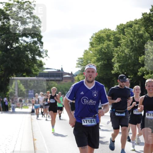 29.06.2025 - hella hamburg halbmarathon Jannik Wohlers http://msf.ph/oto/8262154 29.06.2025 09:58:24 Lombardsbrücke 1410, 1485, 1727, 1946, 1951, 2840, 2883, 2907, 3334, 3952, 4120, 4167, 5077, 5084, 6294, 6629, 6657, 6759, 6877, 7082, 7369, 7716, 7732, 8068, 8322, 8639, 8721, 9655, 9727, 9770, 10488, 10724, 11212, 11612, 11638, 11976, 12135, 12362, 12483, 12526, 13397, 13465, 13654, 13694, 13706, 13880, 13997, 14266, 14355, 14363, 14368, 14702, 15275, 15497, 15506, 15516, 15523, 15727, 15854, 16108, 16292, 16470, 16830, 17181, 17346, 17491, 17828, 18000, 19152 meine-sportfotos.de